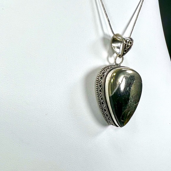 Pyrite “Fool’s Gold” 925 Pendant & Bracelet Gemstone Set - Picture 3 of 11